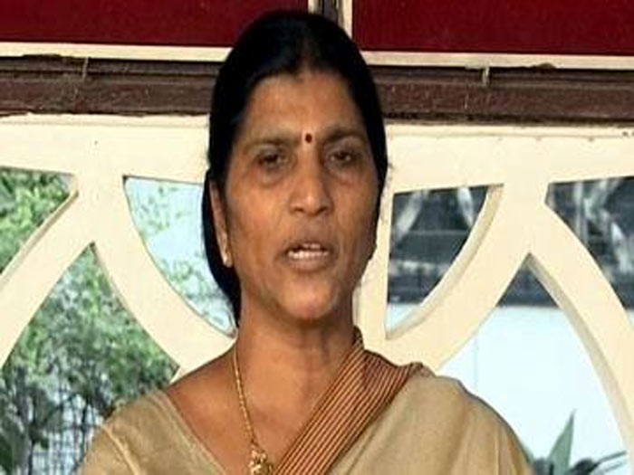 lakshmi parvathi,ganta srinivas,comments  గంటా మేకప్‌ వ్యవహారంపై విమర్శలు! 