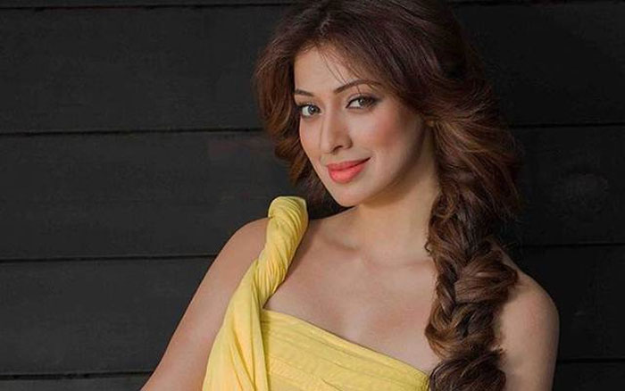 lakshmi rai,love,affair,heroine,sensational comments  ప్రేమ పేరుతో 3 టైమ్స్ మోసపోయిందంట!