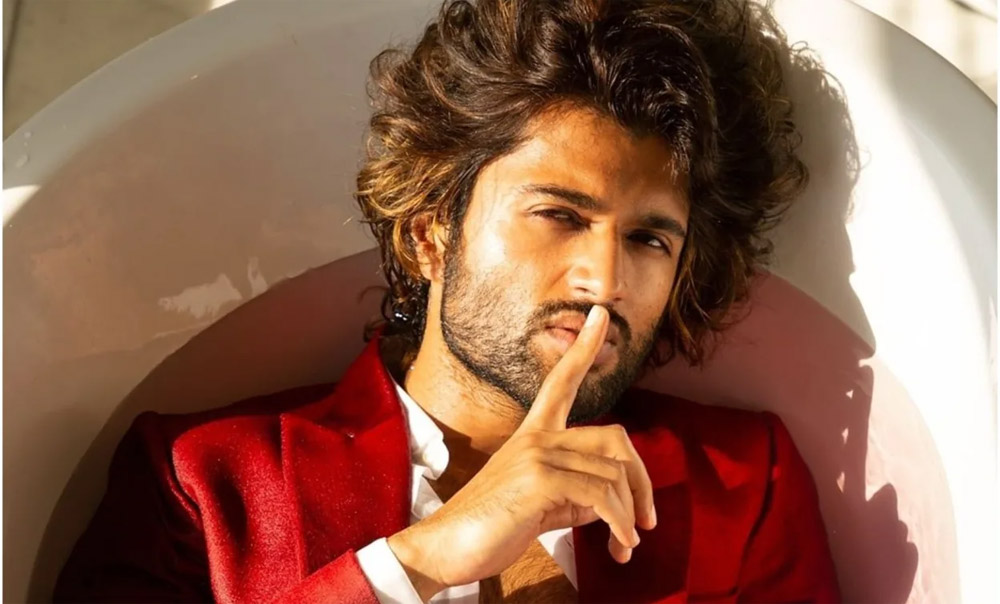 vijay deverakonda,liger movie,jana gana mana movie,khushi movie  లైగర్ రిజల్ట్ ని పక్కనబెట్టిన రౌడీ హీరో 