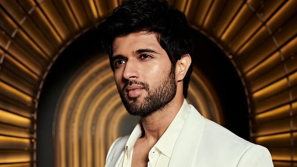 liger,vijay deverakonda,koffee with karan  కాఫీ విత్ కరణ్: విజయ్ దేవరకొండ కి కాలింది