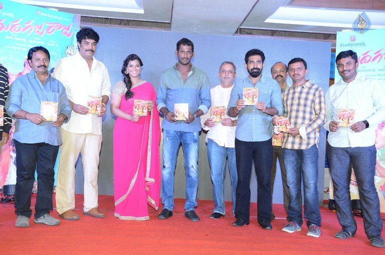 madagajaraja,vishal,varalakshmi,sundar  విశాల్ కూడా పాట పాడాడు!