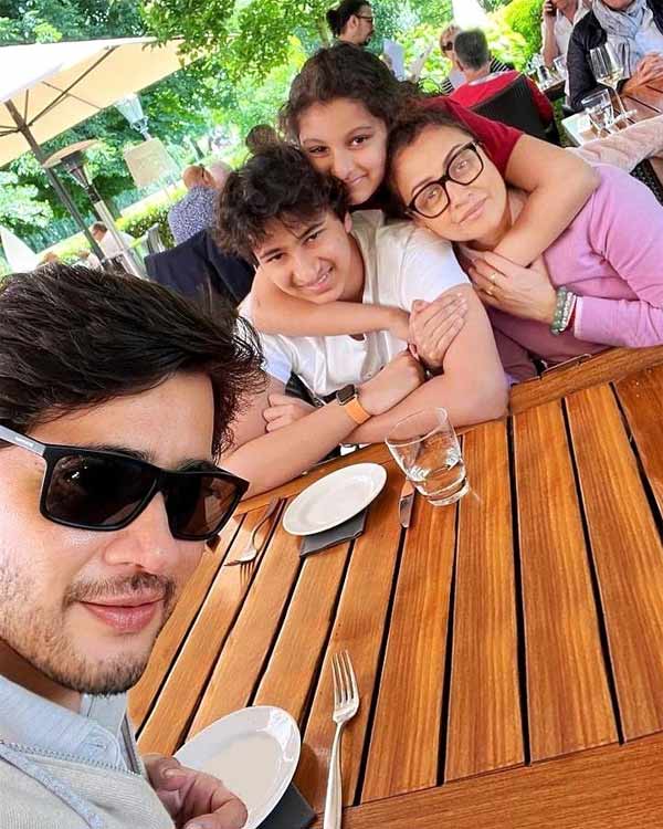 mahesh babu,goutham,namrata,sitara  మహేష్ ఆనందం ఆ పిక్ లో