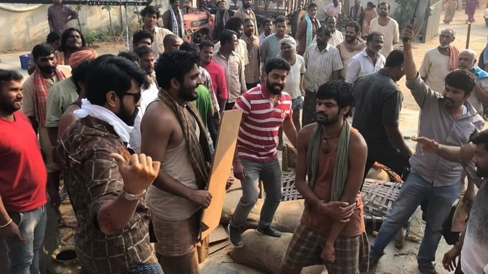 ram charan,tweet,comedian,mahesh,endless,takes,rangasthalam  రామ్‌చరణ్‌ భలే కలిసిపోతున్నాడు..!