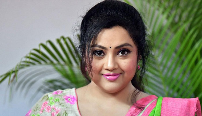 meena,casting couch,sensational comments  కాస్టింగ్‌కౌచ్‌ గురించి మీనా ఏమందంటే?