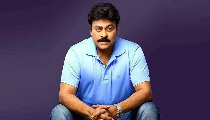 mega star chiranjeevi,tweet,may day,migrant workers,telugu states  ఒక్కసారి వారి గురించీ ఆలోచిద్దాం..: చిరు