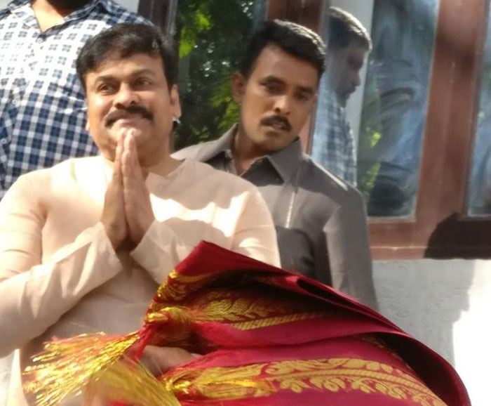 chiranjeevi,sye raa narasimha reddy,clean shave,mega star  చిరు గడ్డం వెనుక రహాస్యం ఇదే..!