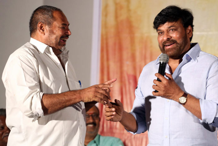 chiranjeevi,support,r narayana murthy,market lo prajaswamyam  పీపుల్స్‌స్టార్‌కి మెగా అండదండలు ఫలిస్తాయా! 