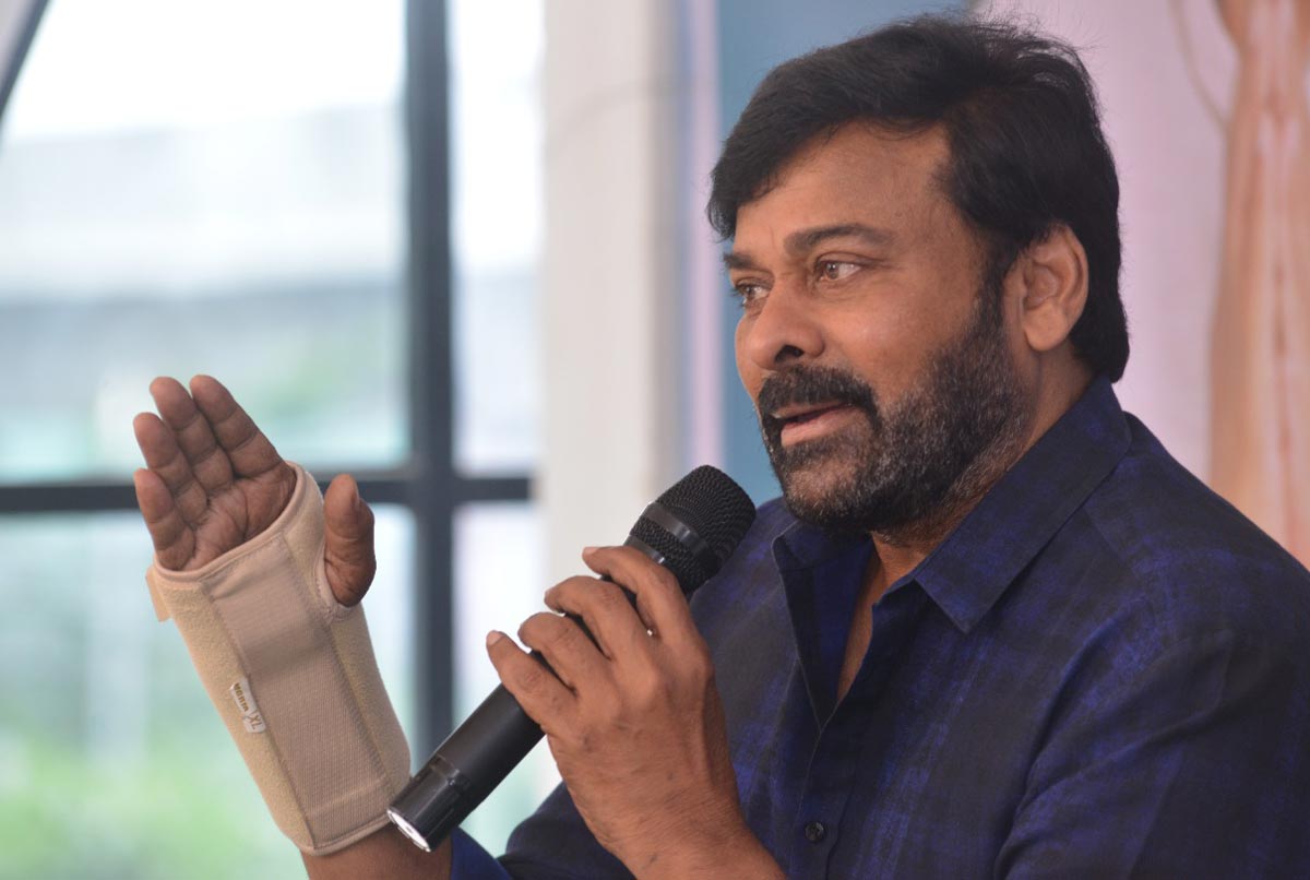 megastar chiranjeevi,gautham raju family,editor gautham raju  గౌతమ్ రాజు ఫ్యామిలీకి మెగాస్టార్ సాయం 