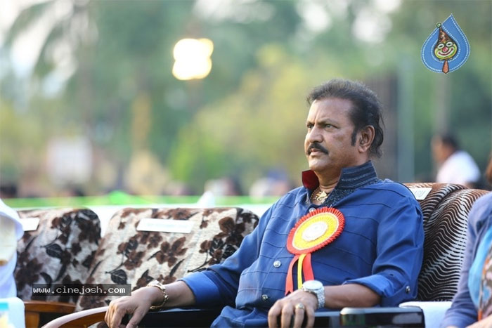 mohanbabu,birrthday,fans,plants,gift  మోహన్‌బాబు ఇలా చేసి ఉంటే బాగుండేది...!