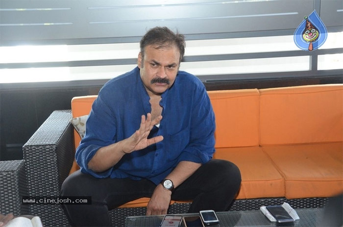 naga babu,mega brother,sri reddy issue,mega fans  మెగా బ్రదర్‌ మాకేం భాధ్యతలేదంటున్నాడు..! 