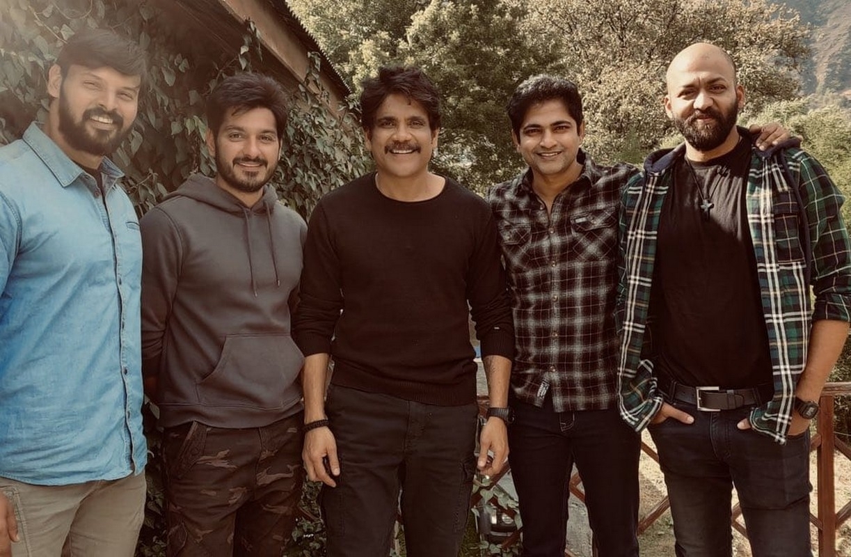 nagarjuna,wild dog movie,manali  వైల్డ్ డాగ్ టీం కి బై బై చెప్పిన కింగ్ నాగ్!!