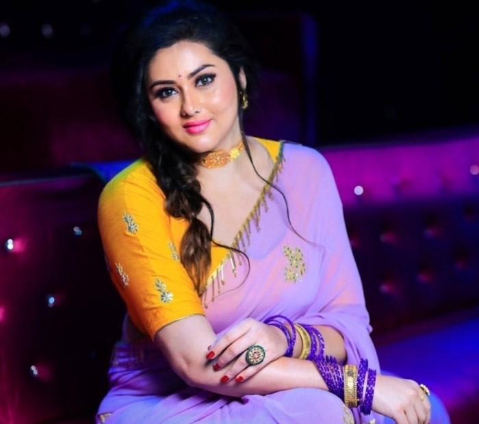 namitha,pregnancy,namitha baby photo,namitha good news  గుడ్ న్యూస్ చెప్పిన నమిత 