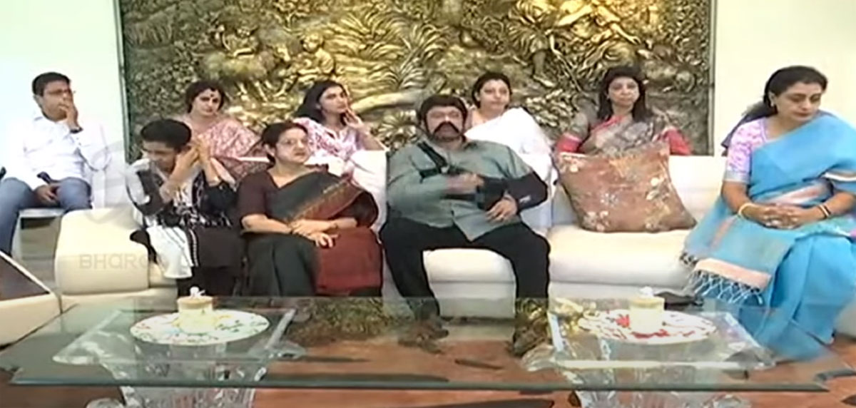 nandamuri balakrishna,nandamuri family,nandamuri balakrishna press meet,sister bhuvaneswari insult,chandrababu naidu,nandamuri family press meet  మీడియా ముందుకు నందమూరి ఫ్యామిలీ