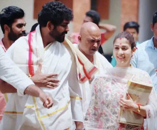 nayanthara,vignesh shivan,chettikulangara devi temple,alappuzha,kerala  దైవ దర్శనాలతో నయన్-విగ్నేష్ బిజీ 