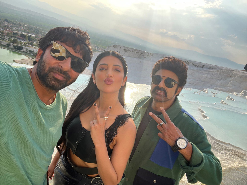 nandamuri balakrishna,gopichand malineni,mythri movie makers,nbk107,istanbul,turkey  NBK107 సెల్ఫీ: యంగ్ లుక్ లో బాలయ్య