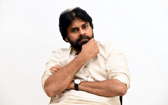 janasena chief,pawan kalyan,tollywood,poonam kaur,actress poonam,pawan vs poonam  పవన్‌‌కు టార్చర్.. నిన్నొదల అంటున్న హీరోయిన్!