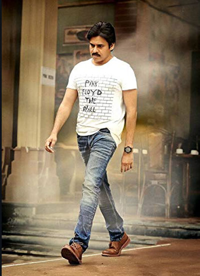 pawan kalyan,pawan new movie,janasenani,syeera  స్వాతంత్య్ర సమరయోధుడు పాత్రలో పవన్!