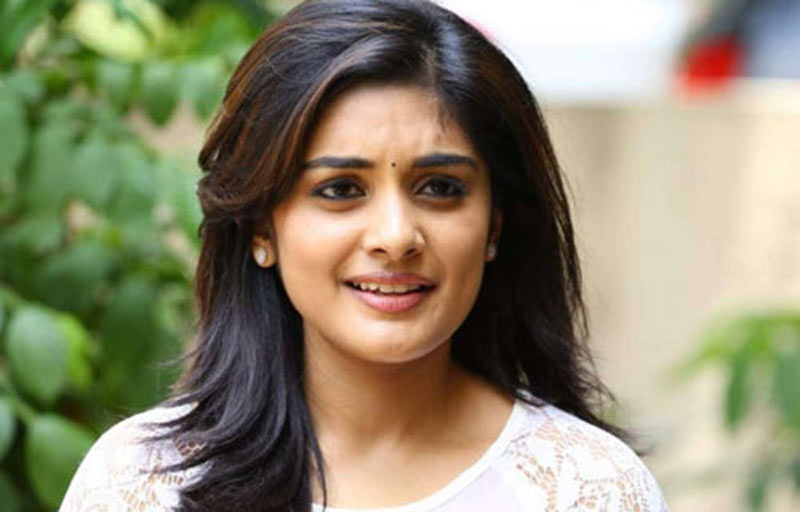 nivetha thomas,corona,vakeel saab promotions,anjali,glamour show,nivetha thomas interview,vakeel saab  నివేత థామస్ కి అన్యాయం చేసిన వకీల్ సాబ్