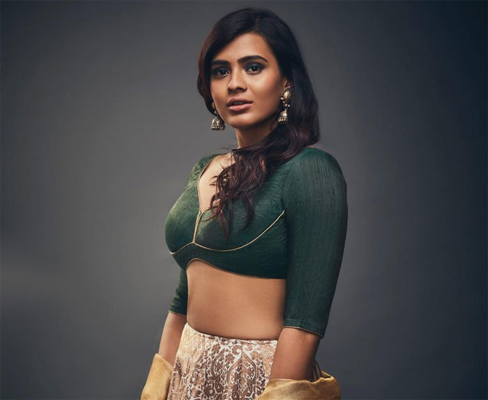 hebah patel,bheeshma,promotions,heroine,rashmika  ‘భీష్మ’పై హెబ్బా పటేల్ అలిగిందా?