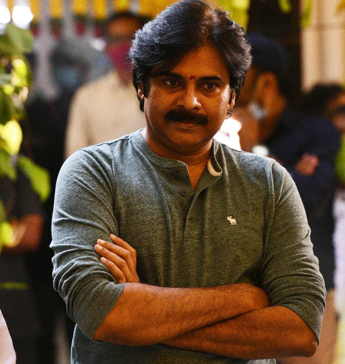 pawan kalyan,krish,ayyappanum koshiyum,looks,variation  ఫాన్స్ కే కాదు.. మేకర్స్ కి కూడా పవన్ ఓ పజిలే!