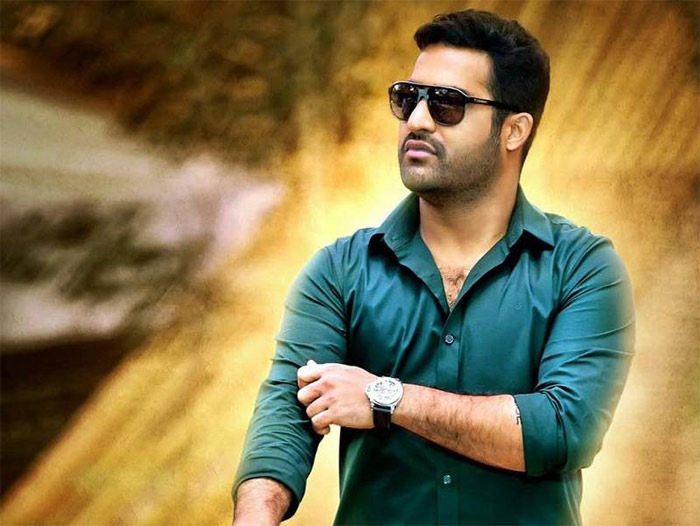 jr ntr,koratala shiva,janatha garage,mahesh babu,pawan kalyan,trivikram srinvias  ఎన్టీఆర్..నెక్స్ట్ డైరెక్టర్స్ లిస్ట్ చూశారూ..!