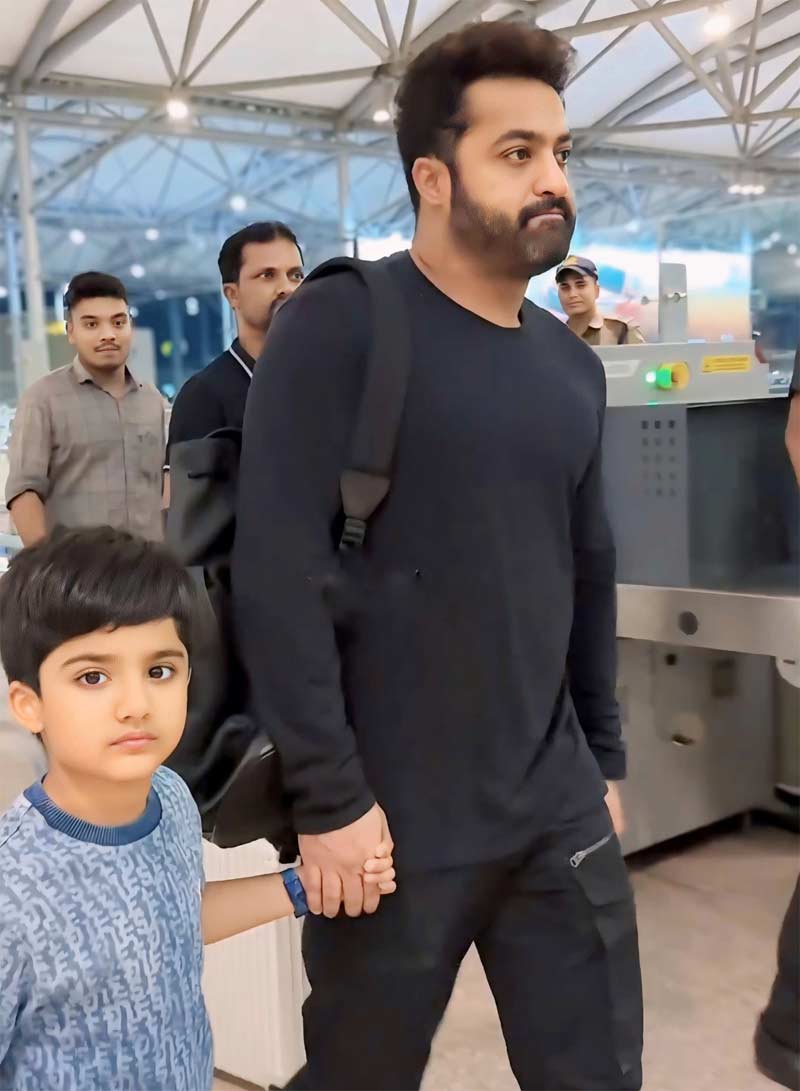 jr ntr  ఫ్యామిలీతో థాయిలాండ్ వెళుతున్న NTR 