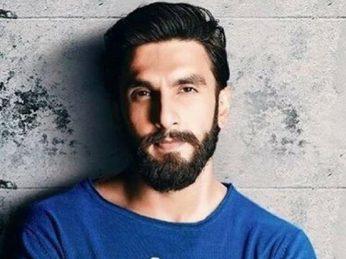 ranveer singh,koffee with karan,problems,bollywood star  పాపం... ఈ స్టార్‌ కూడా బుక్కయ్యాడు 