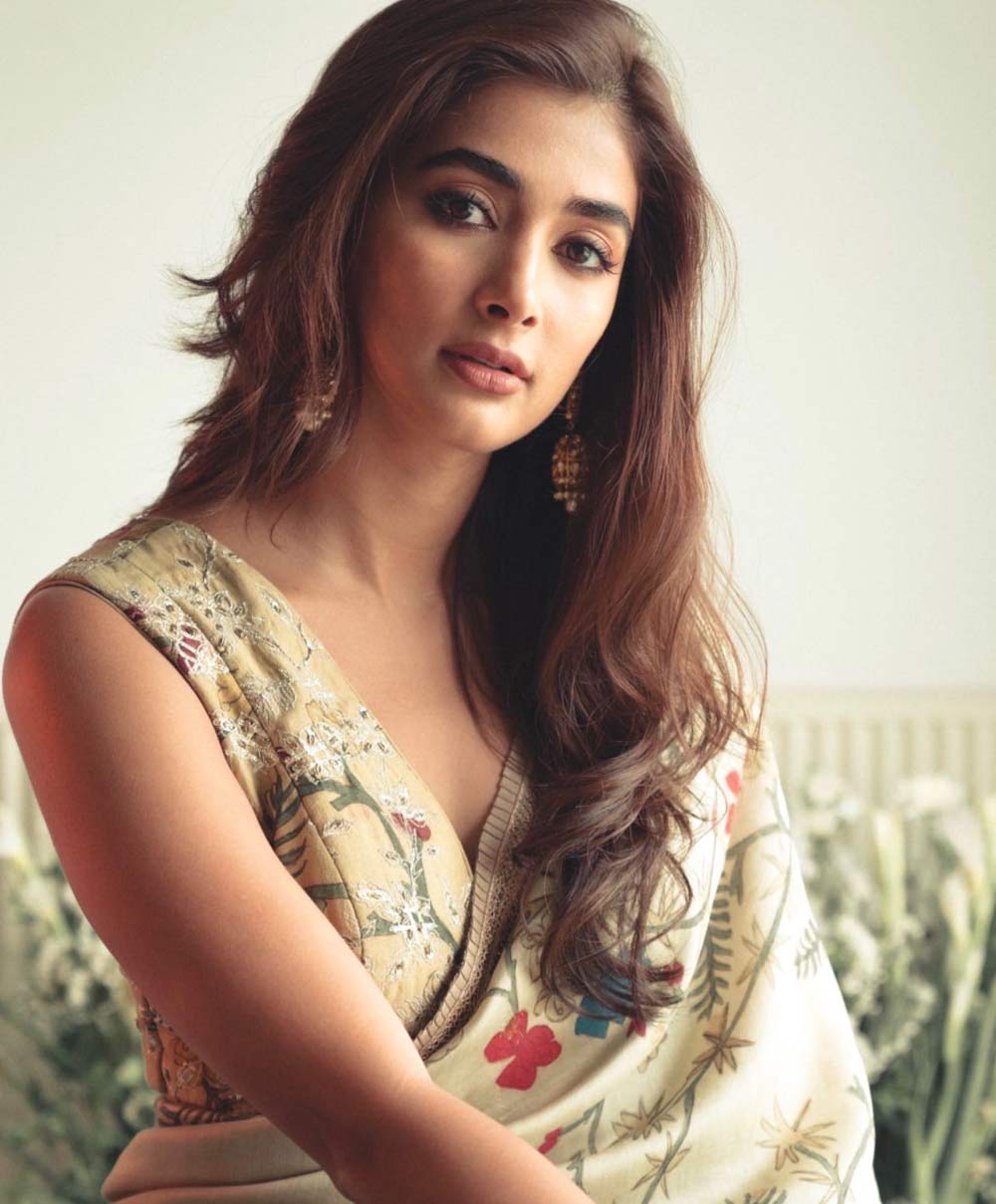 pooja hegde,pooja new house  సొంతఇంటి కల నెరవేరింది అంటున్న పూజ