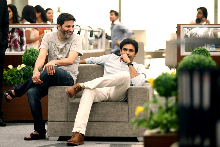 trivikram srinivas,pawan kalyan,movie,title  'అజ్ఞాతవాసి' కాదా..?