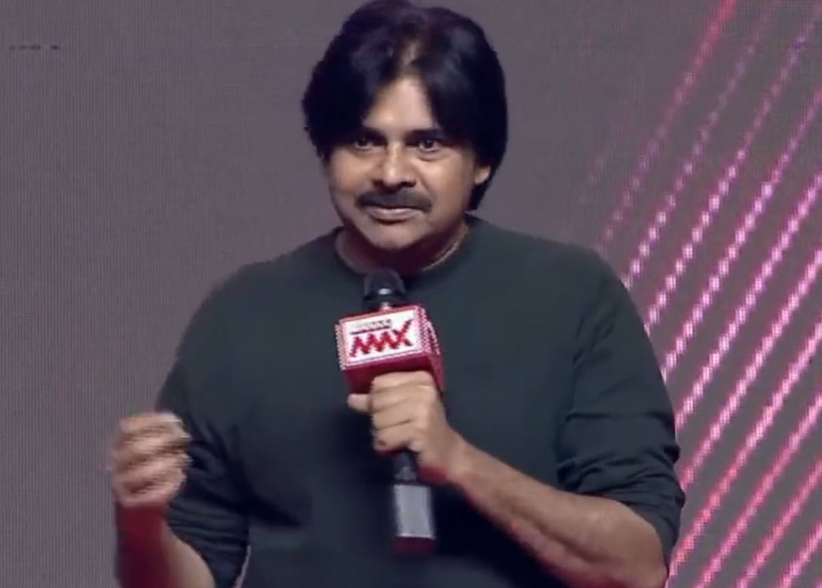 pawan kalyan  సోషల్ మీడియాలో ట్రోల్ అవుతున్న పవన్ 