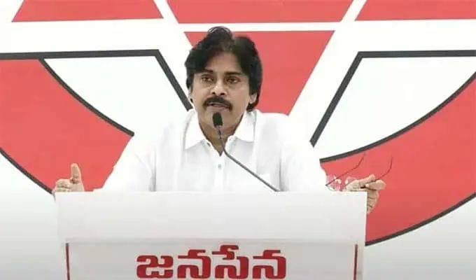 pawan kalyan  అక్కడ తేల్చడం - ఇక్కడ చీల్చడం..!!