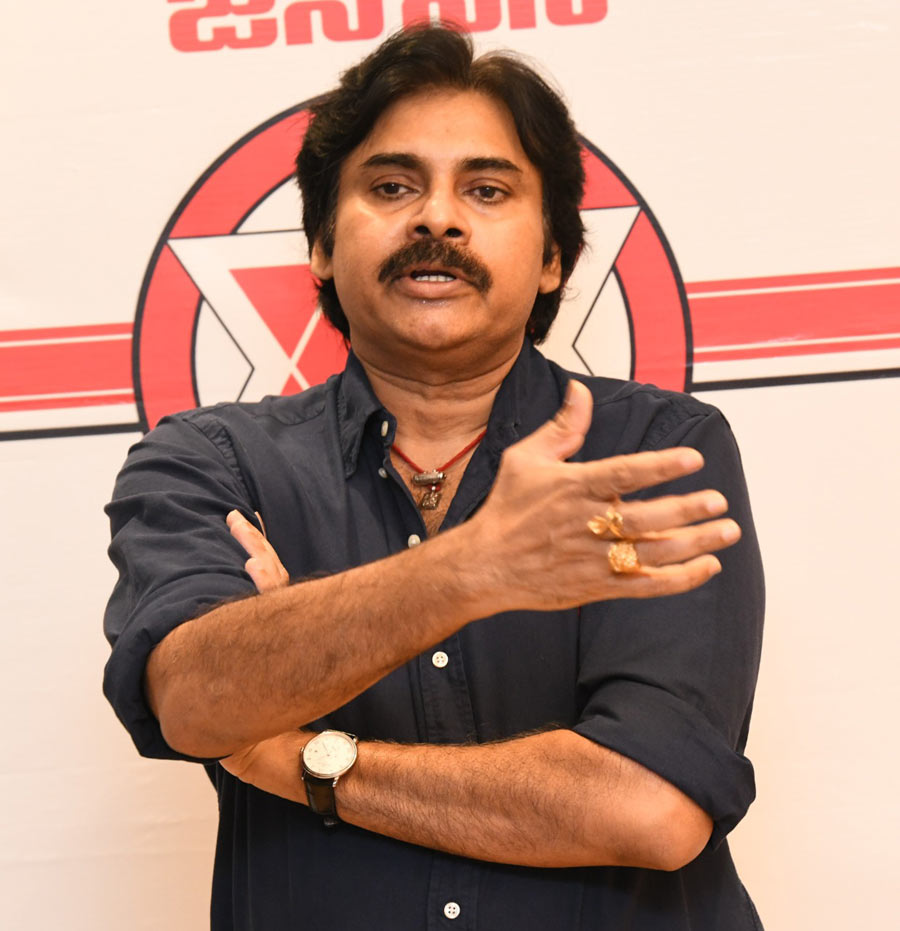 Pawan Kalyan called for protest against YCP Jobs Calendar యువతకు న్యాయం