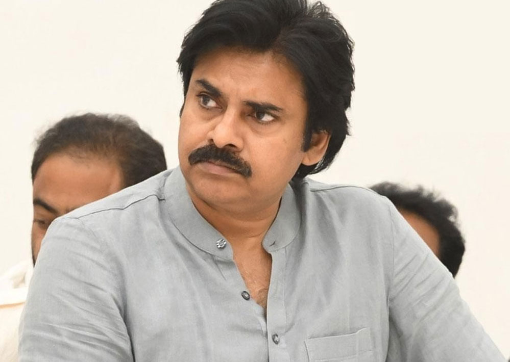 pawan kalyan  తీవ్ర జ్వరంతో బాధపడుతున్న పవన్ కళ్యాణ్ 