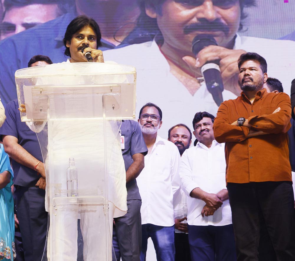 pawan kalyan shankar  బ్లాక్‌లో టికెట్ కొని పవన్ చూసిన సినిమా ఇదే