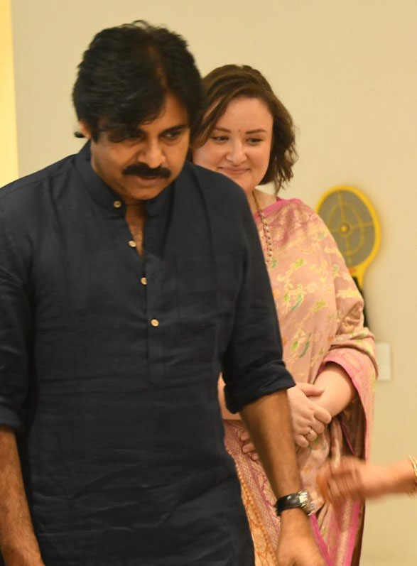 pawan kalyan  పుకార్లకు భలేగా చెక్ పెట్టిన పవన్ కళ్యాణ్ 