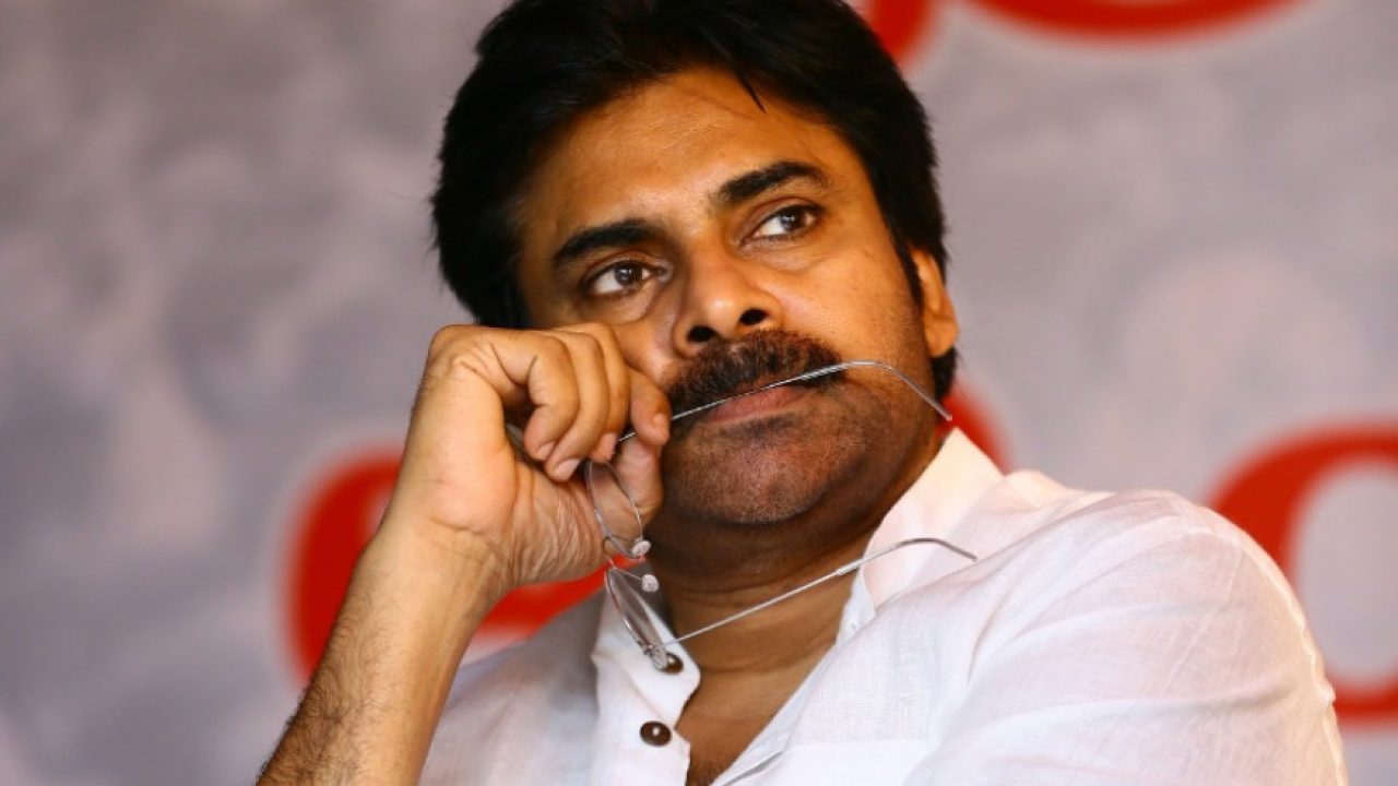 pawan kalyan  పవన్ విమానం వెనక ఉన్న కథ ఇదీ?