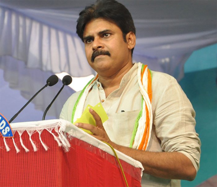 pawan kalyan,andhra pradesh mps,dci,palani swamy,tamil nadu,narendra modi  మరోసారి ఏపీ ఎంపీలపై జనసేనాని ఫైర్..! 