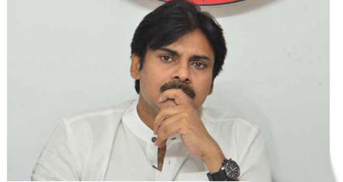 pawan kalyan,mother,ram gopal varma,social media  కన్నతల్లి గౌరవాన్ని కాపాడలేకపోతే..: పవన్?