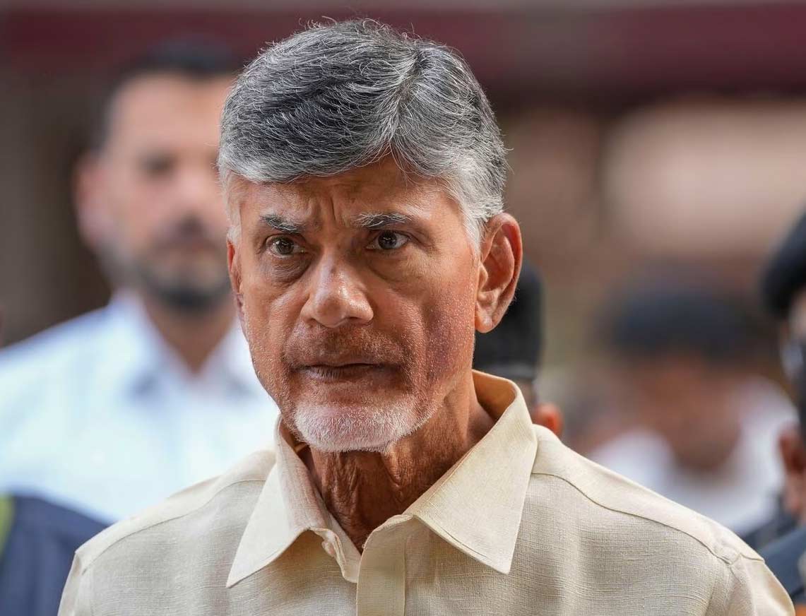 cbn  వాలంటీర్లతో ఇవ్వొద్దంటూ టీడీపీ పిటిషన్లు