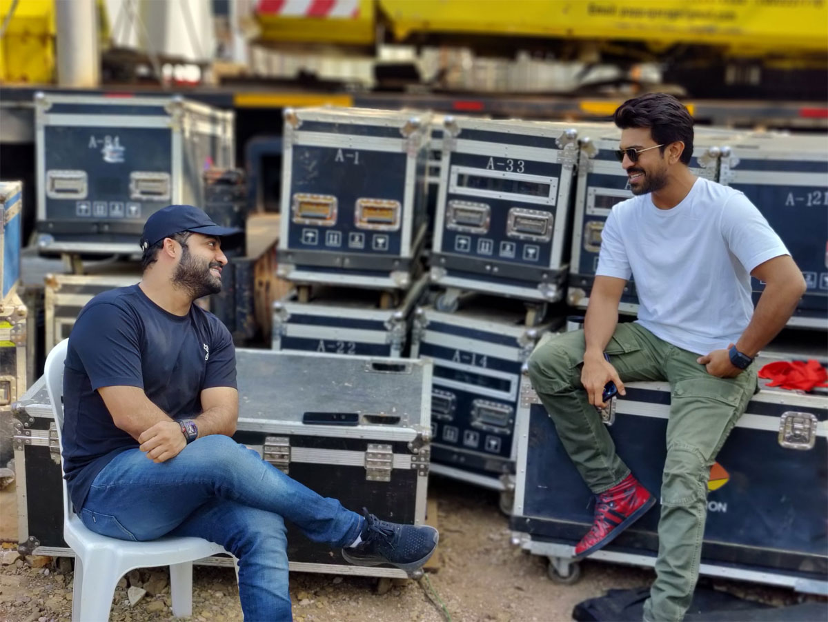 jr ntr,ram charan,rrr pre-release event,rajamouli,rrr movie,mumbai  పిక్ టాక్: RRR బ్రదర్స్.. బ్యాక్ స్టేజ్ బ్రోమాన్స్ 