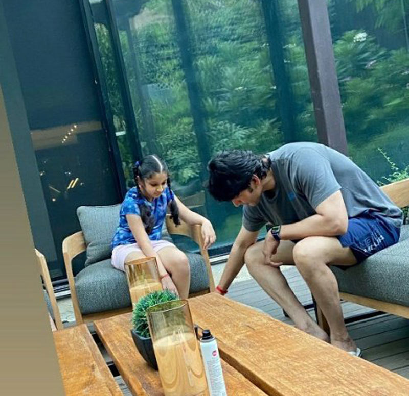 super star mahesh babu,sarkaru vaari paata movie,corona virus,mahesh personal stylist,mahesh daughter,sitara  పిక్ టాక్: సీత పాపతో మహేష్