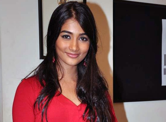 pooja hegde,confesses,mistake,bollywood movie  ఆ సినిమా ఎందుకు చేశానా అని బాధపడుతోంది