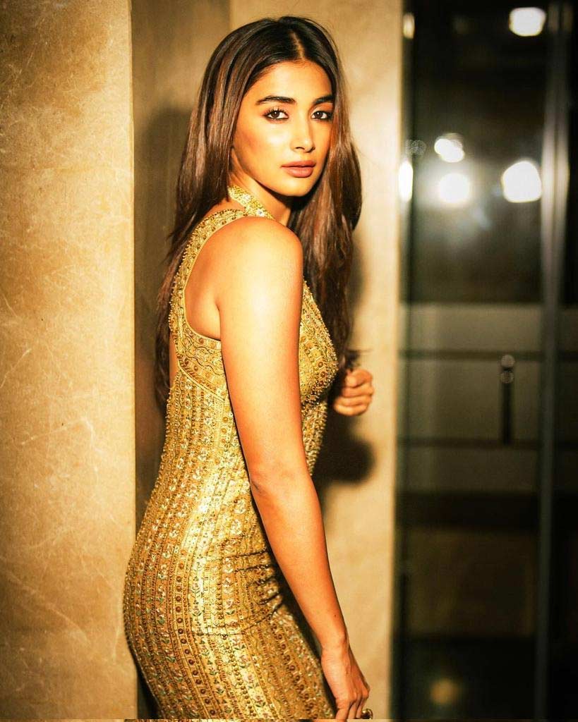 pooja hegde  నార్త్ లో పూజ హెగ్డే జోరు 