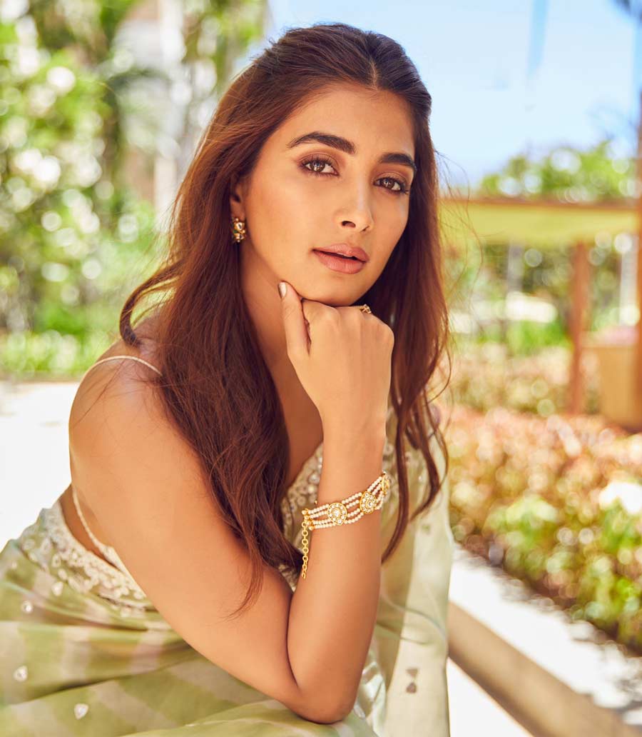 Pooja Hegde To Move In To New House ఖరీదైన ఇంటికి షిఫ్ట్ అవుతున్న బుట్ట ...