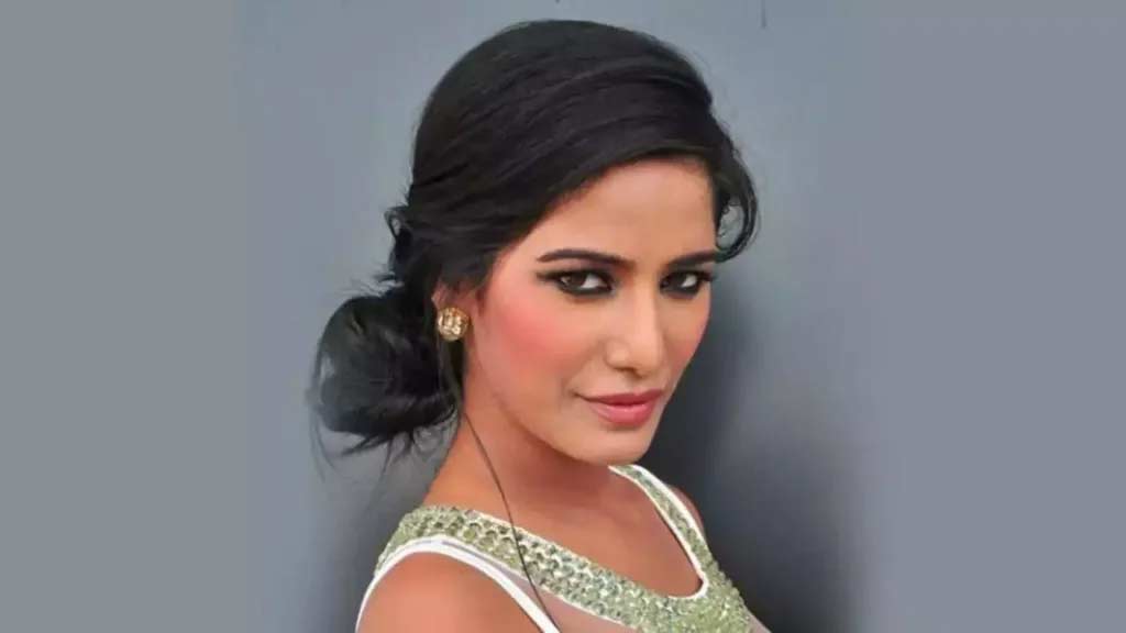 poonam pandey  షాకింగ్: పూనమ్ పాండే మృతి 