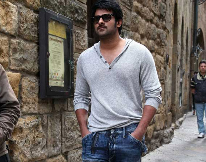 prabhas,dil,radhakrishna,romantic mood,saaho  రొమాంటిక్‌ మూడ్‌లోకి ప్రభాస్..! 