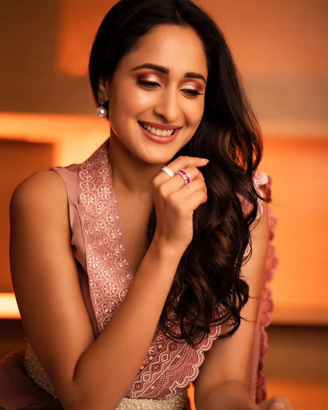 pragya jaiswal,akhanda heroine pragya,pragya jaiswal latest pics viral,akhanda heroine pragya jaiswal,pragya jaiswal images,pragya jaiswal pics  అఖండ హీరోయిన్ స్మైలీ పిక్స్ 