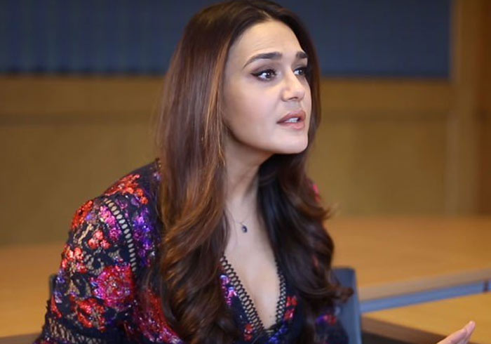 preity zinta,controversial comments,metoo,bollywood,actress  ‘మీ టూ’.. సొట్టబుగ్గల సుందరిపై నెటిజన్లు ఫైర్‌! 