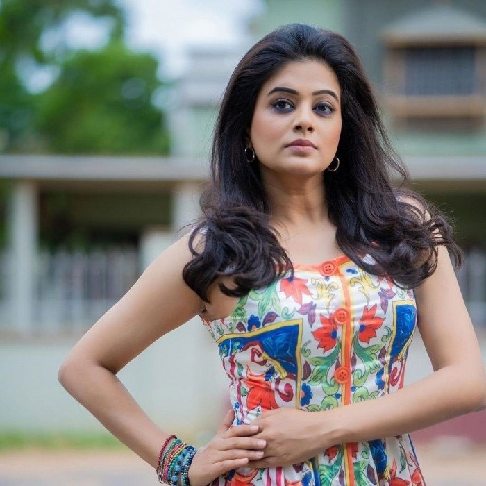 priyamani  ట్రోల్స్ పై రియాక్ట్ అయిన ప్రియమణి