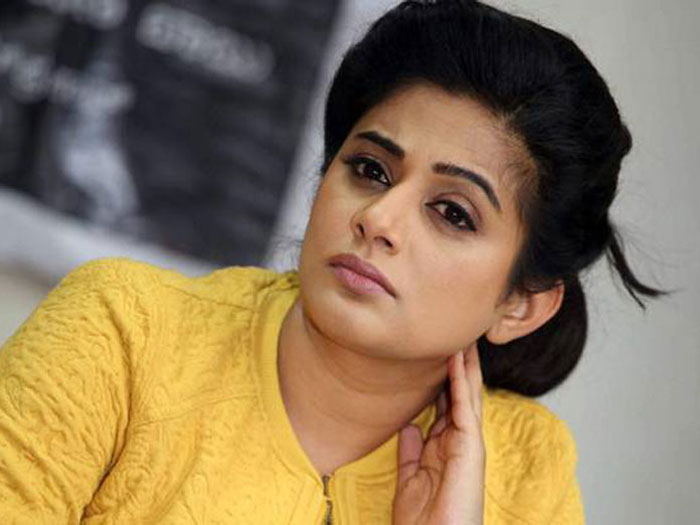 priyamani,remuneration,tollywood,craze,heroines,samantha,anushka,nayanthara,south  ప్రియమణి కుండబద్దలు కొట్టేసింది..!